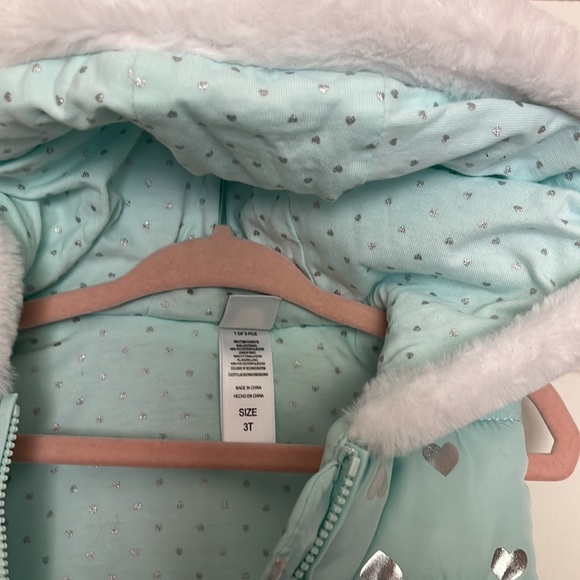 3-piece Girls Outfit with Puffer Vest - Picture 7 of 7